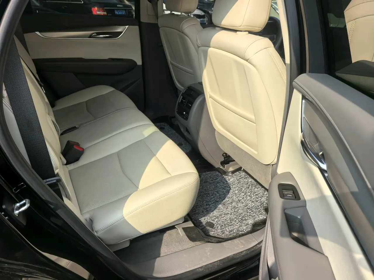 Cadillac 2023 XT5 48V 2.0T Two-Drive Fashion Automatic Gear 5