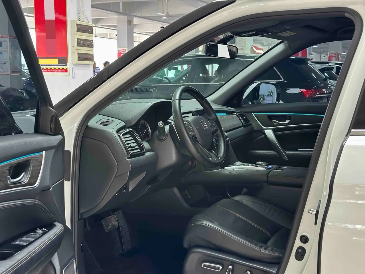 Honda 2020 UR-V 2.0T 370TURBO two-drive elegant version of automatic gear 7
