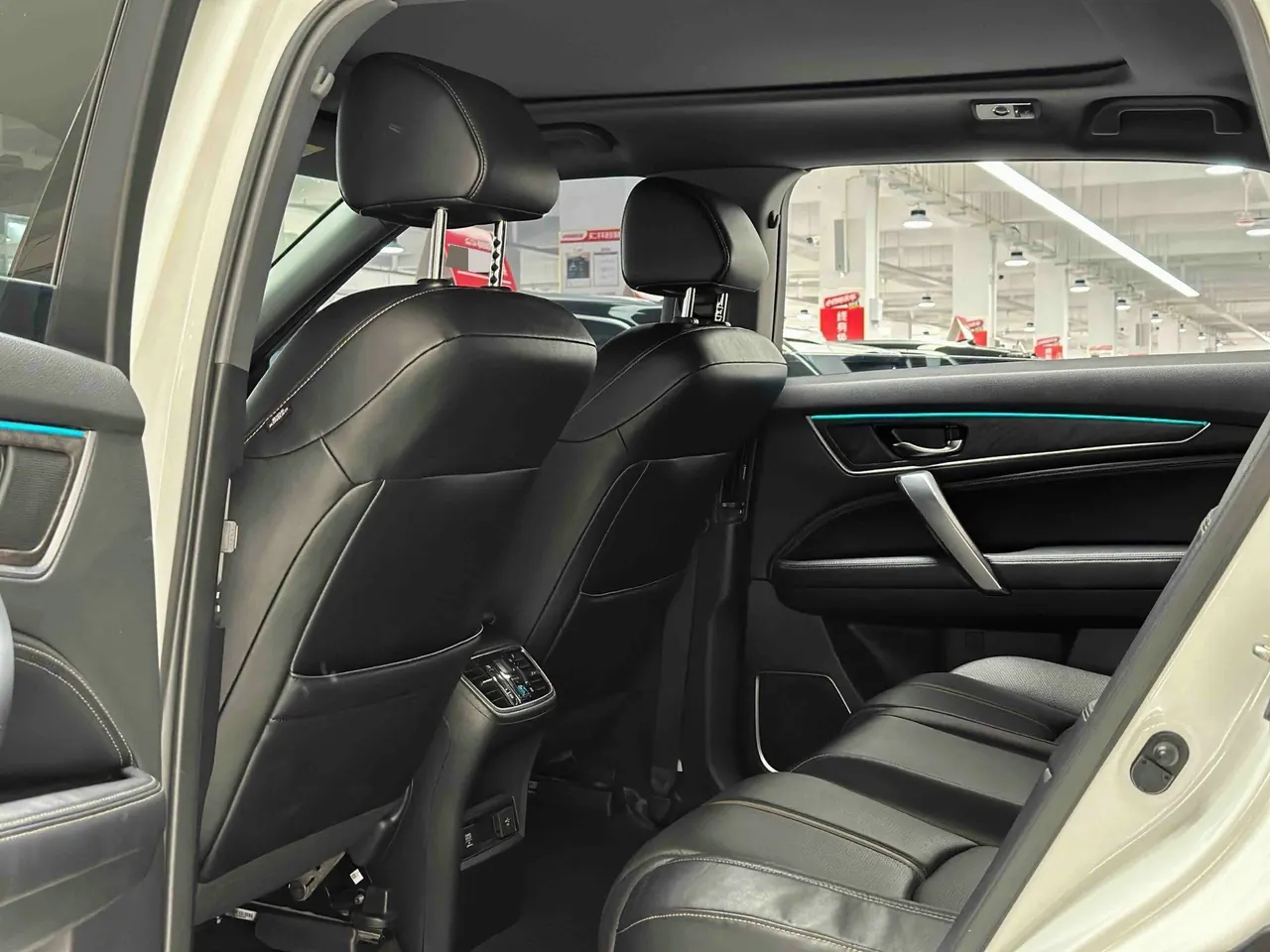 Honda 2020 UR-V 2.0T 370TURBO two-drive elegant version of automatic gear 8
