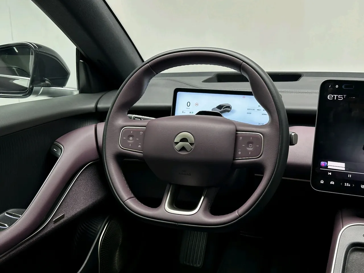 NIO 2025 ET5T 75kWh Touring automatic 13