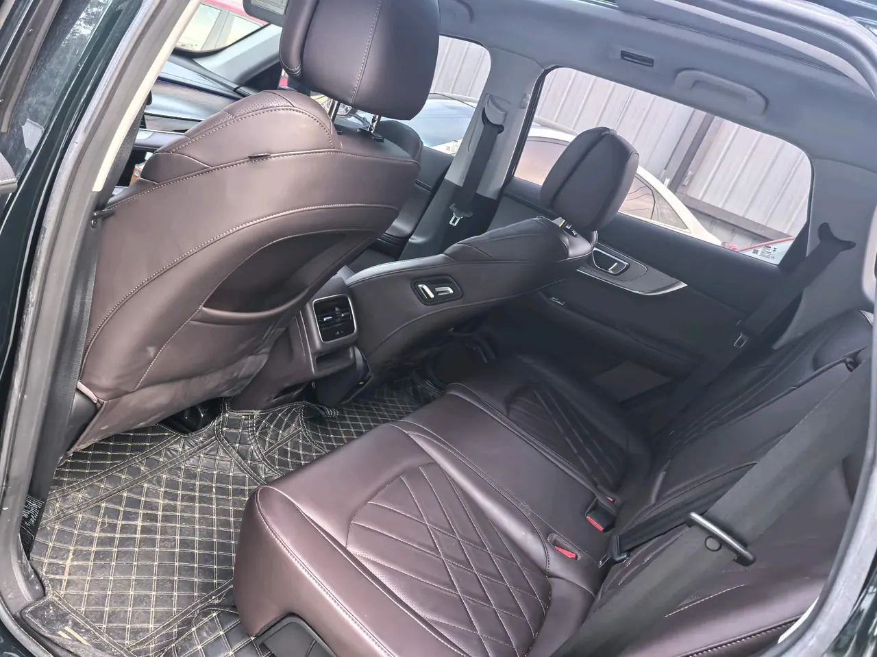 Chery 2024 Ruihu 8 PRO 1.6T 290T Champion Edition Two-Drive Peak Edition 5-seat Automatic Gear 6