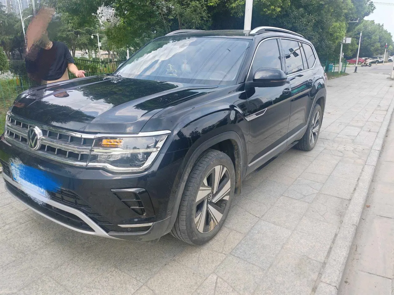 Open image lightbox: Volkswagen 2023 Tuang 2.0TSI 380TSI 4WD Respect Deluxe Automatic Transmission
