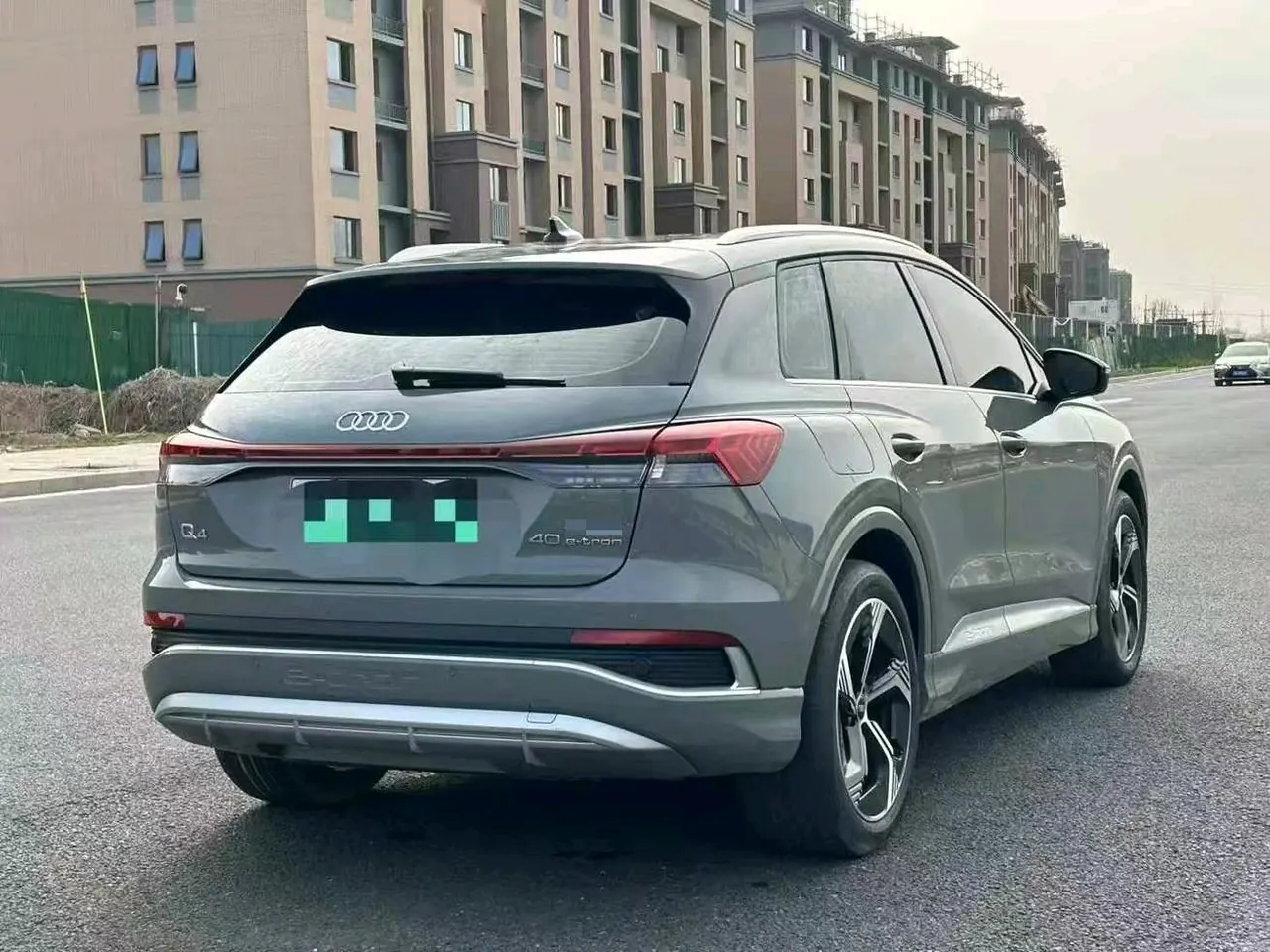 Audi 2023 Q4 e-tron 40 Creation Edition Automatic Gear 4