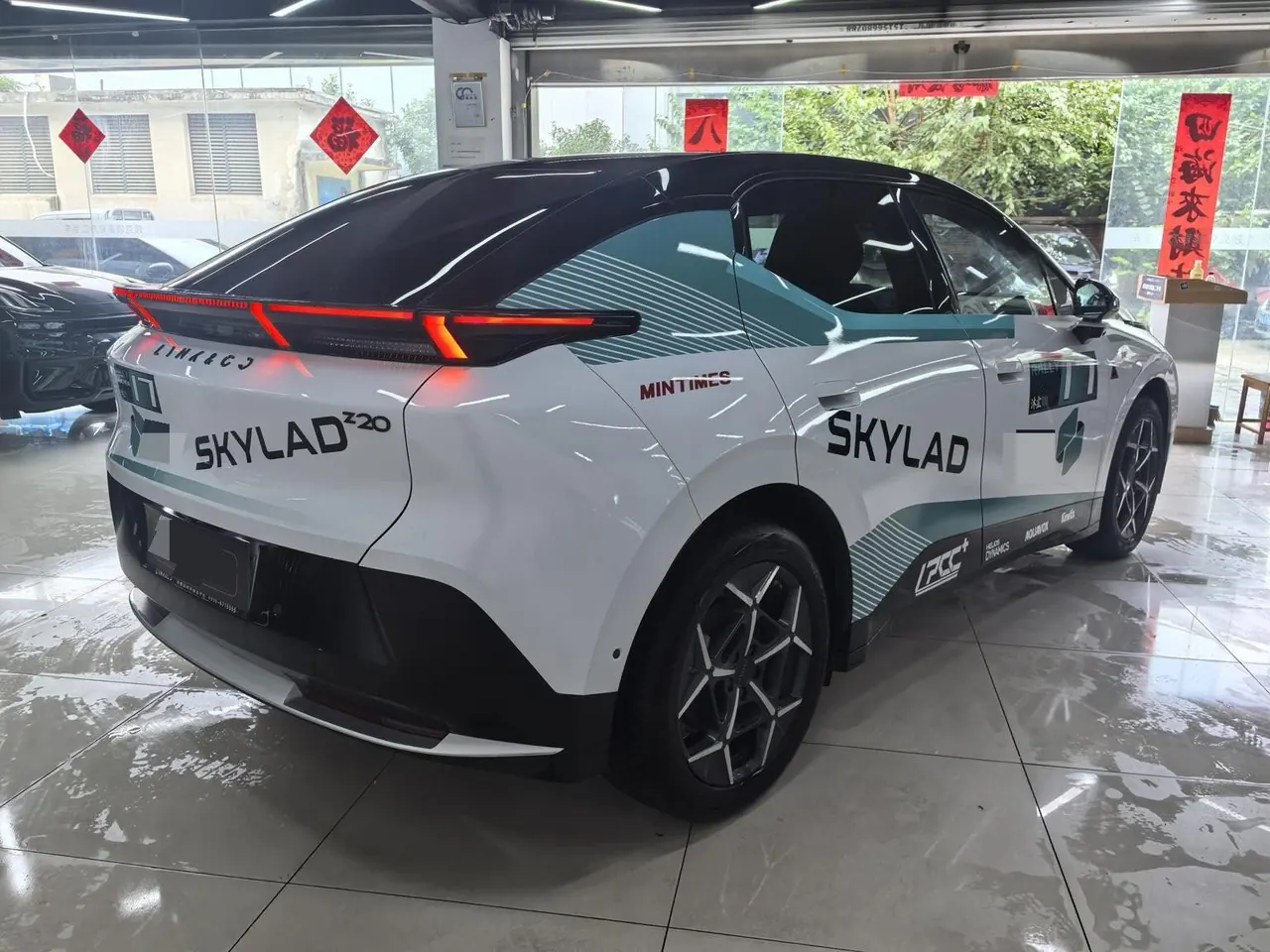 LYNK&amp;CO 2025 LYNK&amp;CO Z 20 530km Rear Drive Max Automatic 8