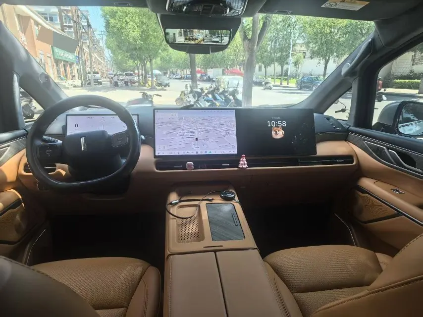WEY 2025 VV7 Hi4 1.5T Four-Wheel-Drive Automatic Model 3