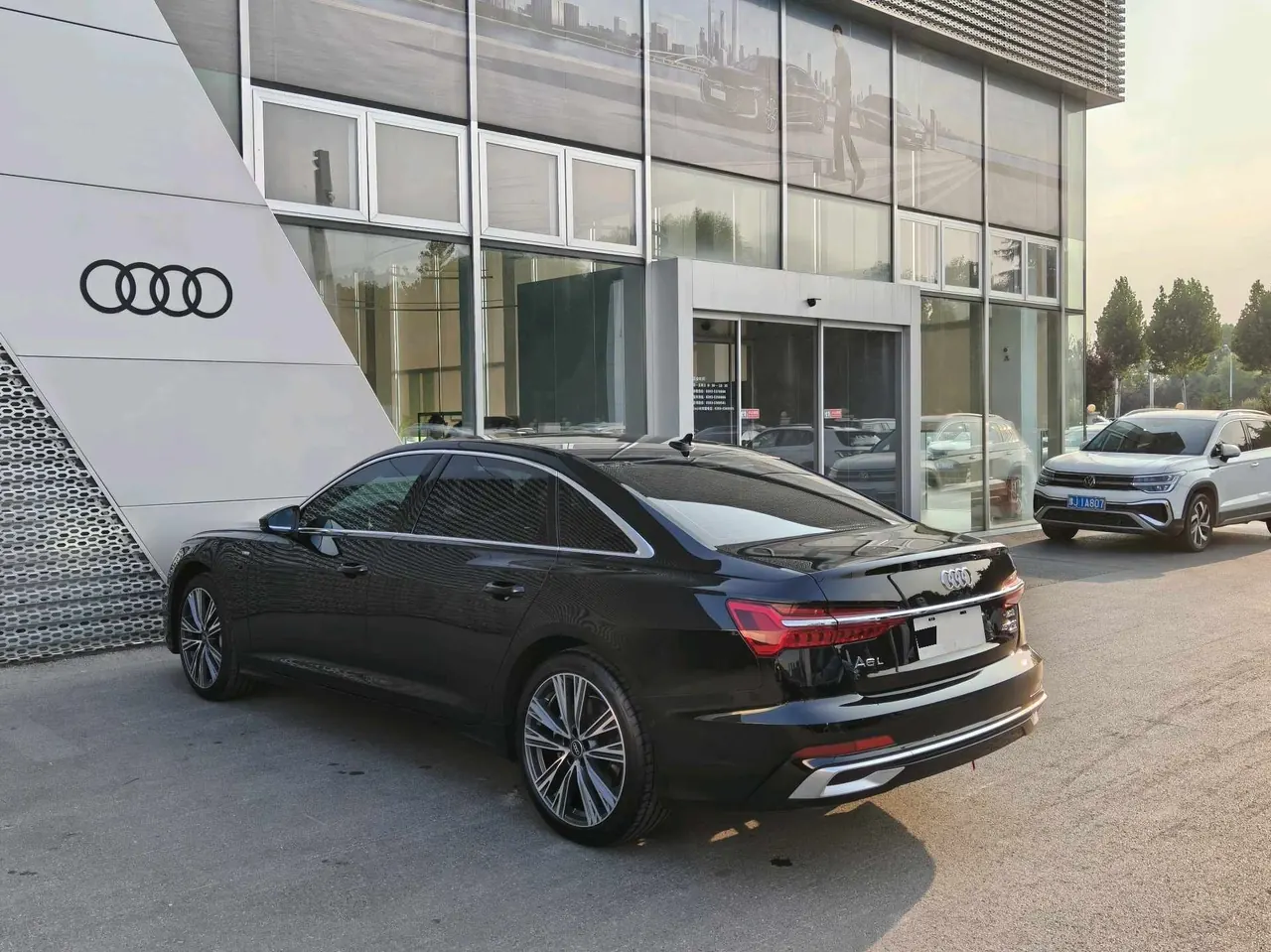 Audi 2025 A6L 2.0TFSI 45TFSI Quattro Selected Dynamic Automatic 6