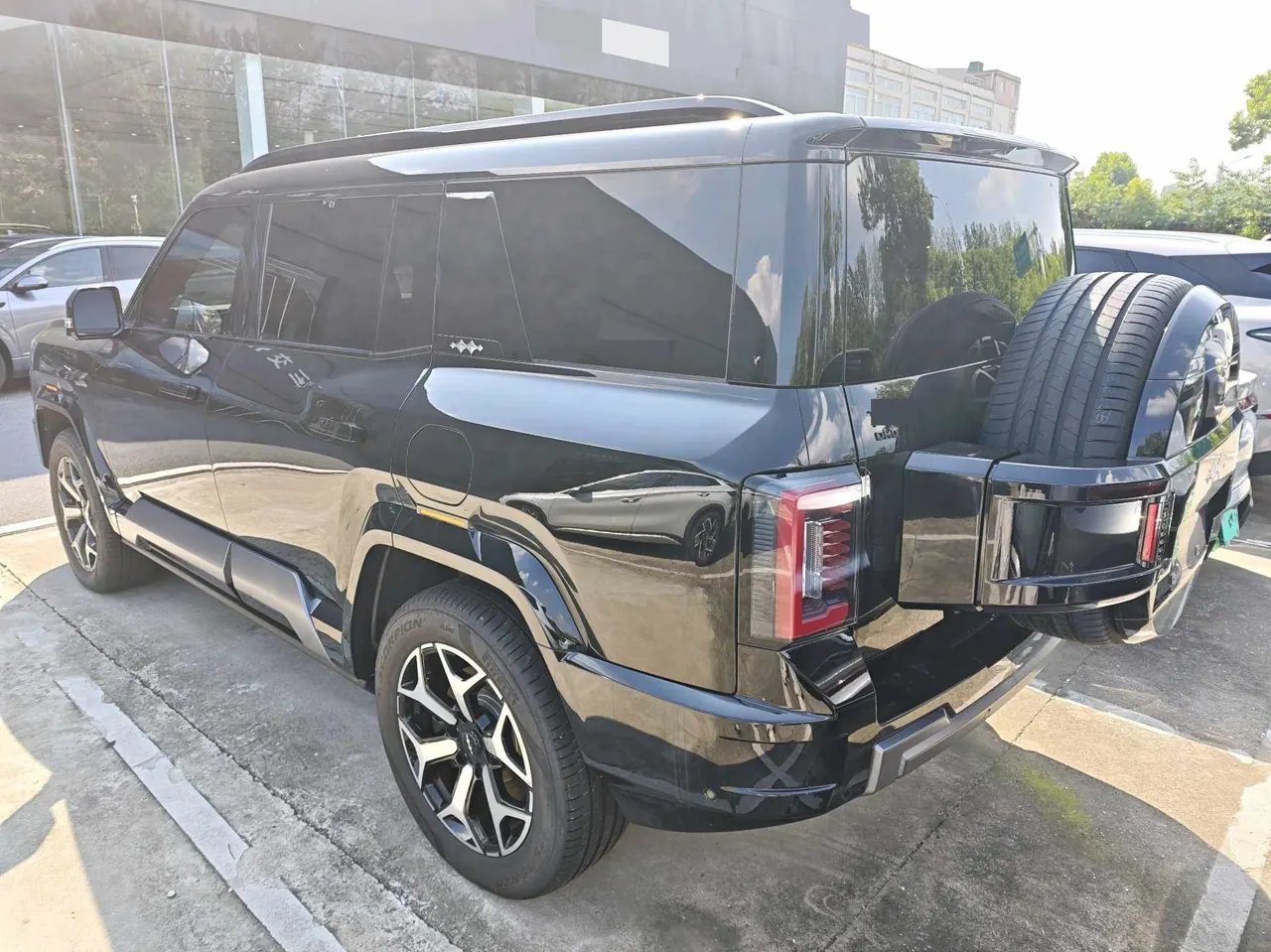 FangChengBao 2025 Leopard 8 2.0T Stepless Zhiyong Flagship Edition 7-seat Automatic Gear 6