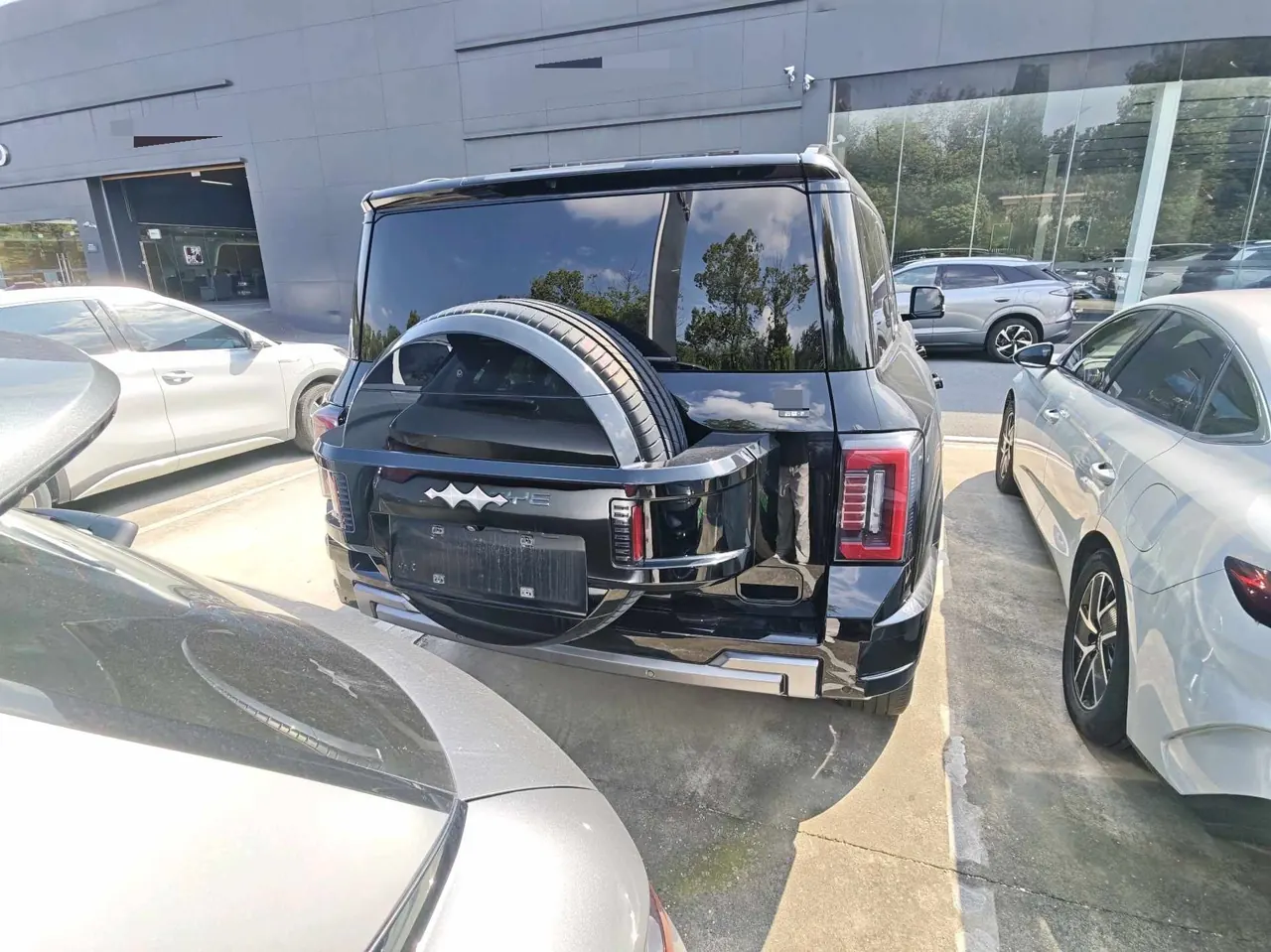 FangChengBao 2025 Leopard 8 2.0T Stepless Zhiyong Flagship Edition 7-seat Automatic Gear 7
