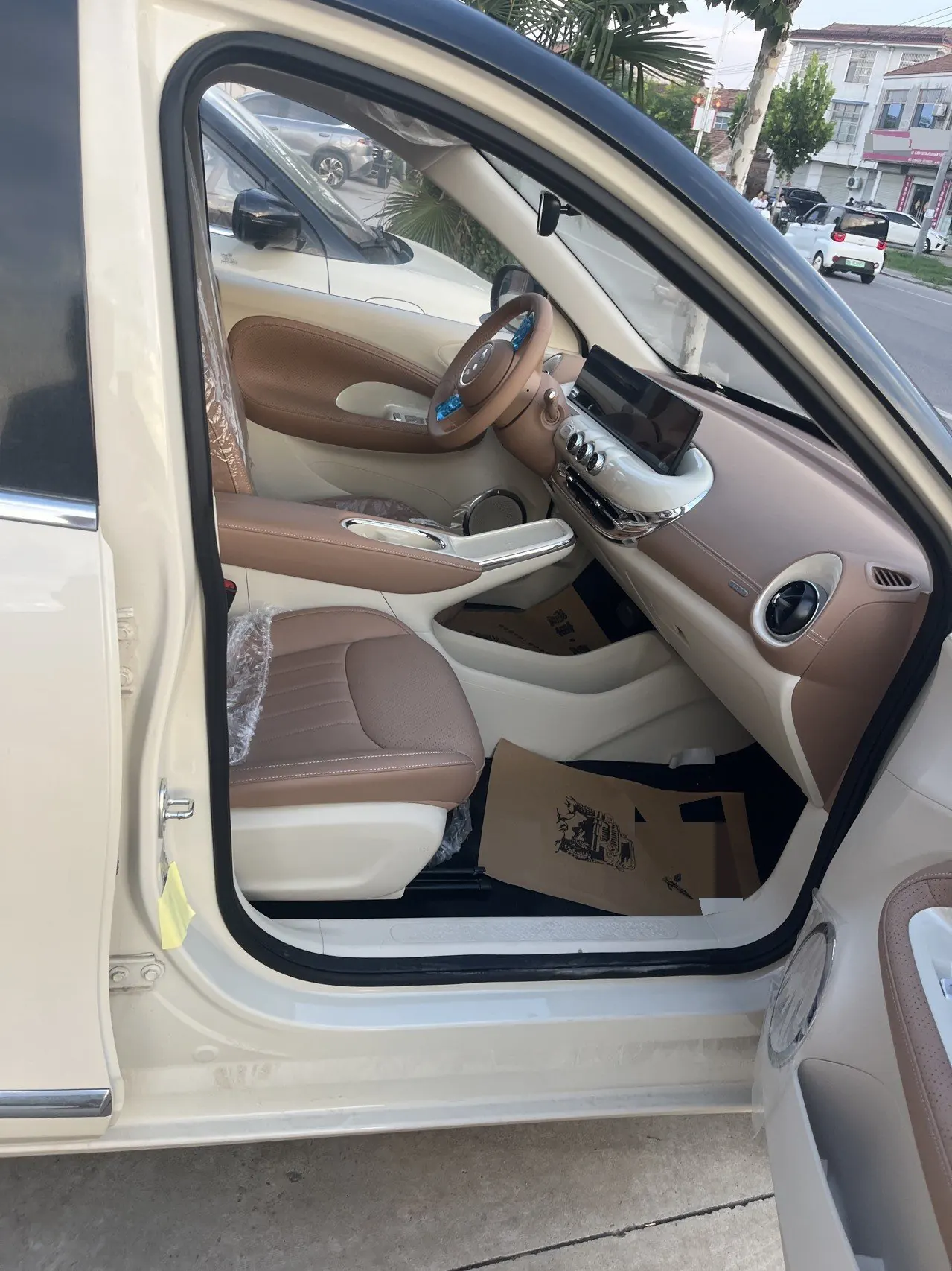 WuLing 2025 Plantronics 410km LingBox Exclusive Automatic Transmission 3