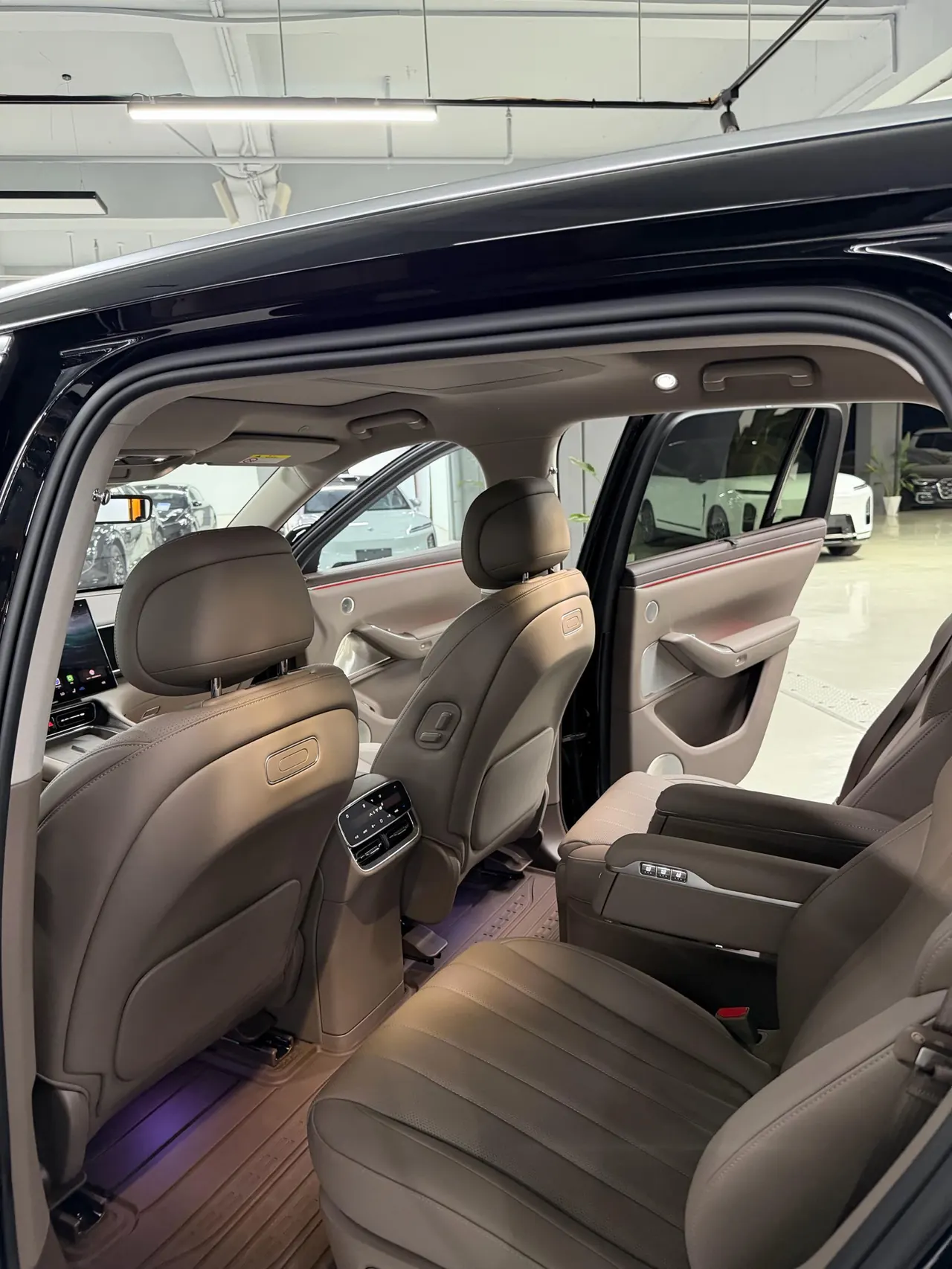 AITO 2026 AITO M7 extended range Ultra 4-wheel drive version 6 seats (896-line laser Radar) automatic gear 14