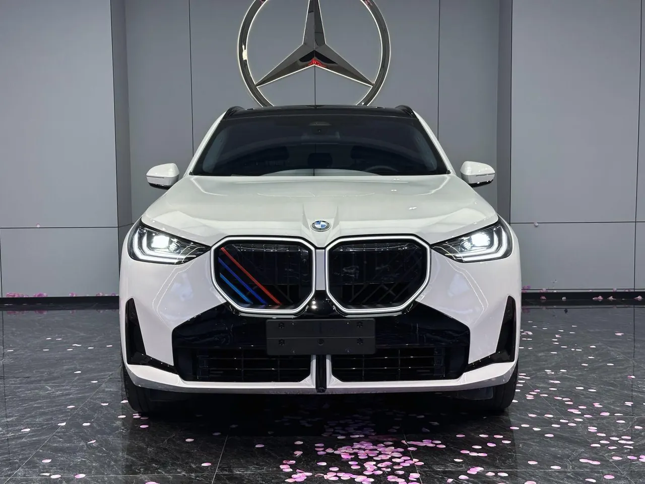 BMW 2026 X3 xDrive30L 2.0T Leading M Sports Obsidian Night Suit Automatic Gear 2