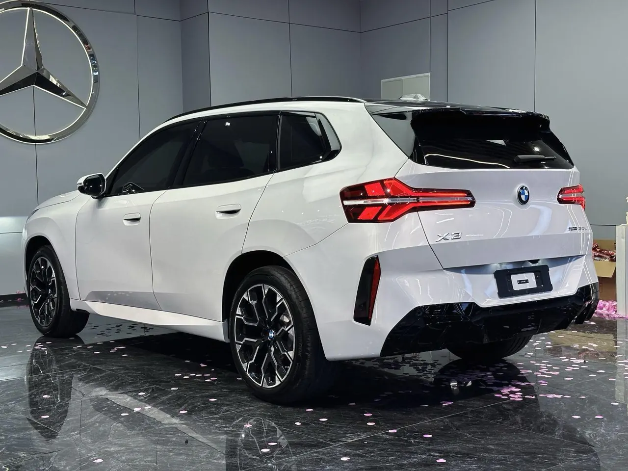 BMW 2026 X3 xDrive30L 2.0T Leading M Sports Obsidian Night Suit Automatic Gear 9