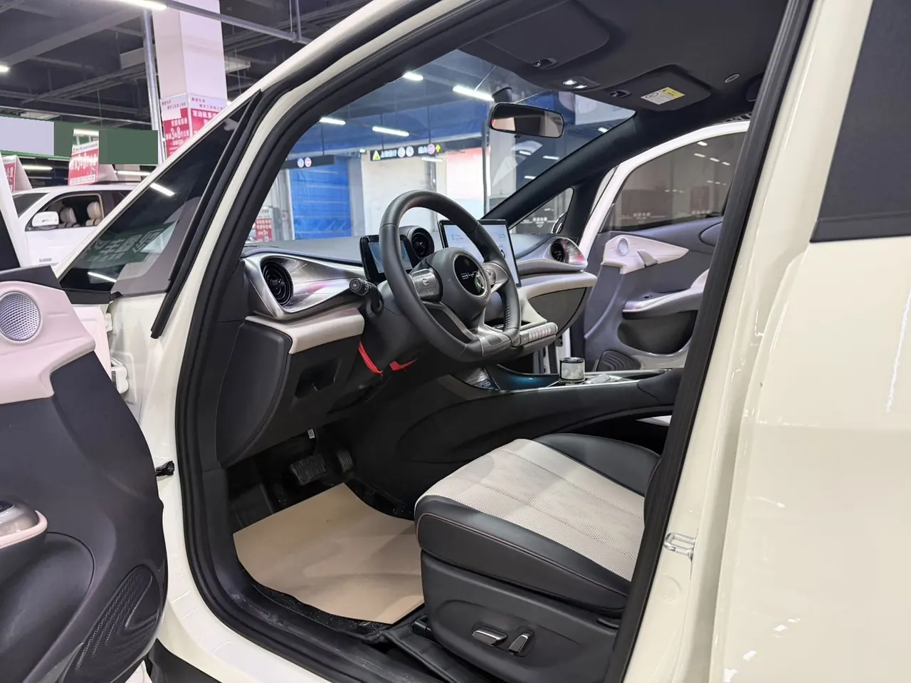 BYD 2025 Dolphins 420km Free Edition Automatic 6