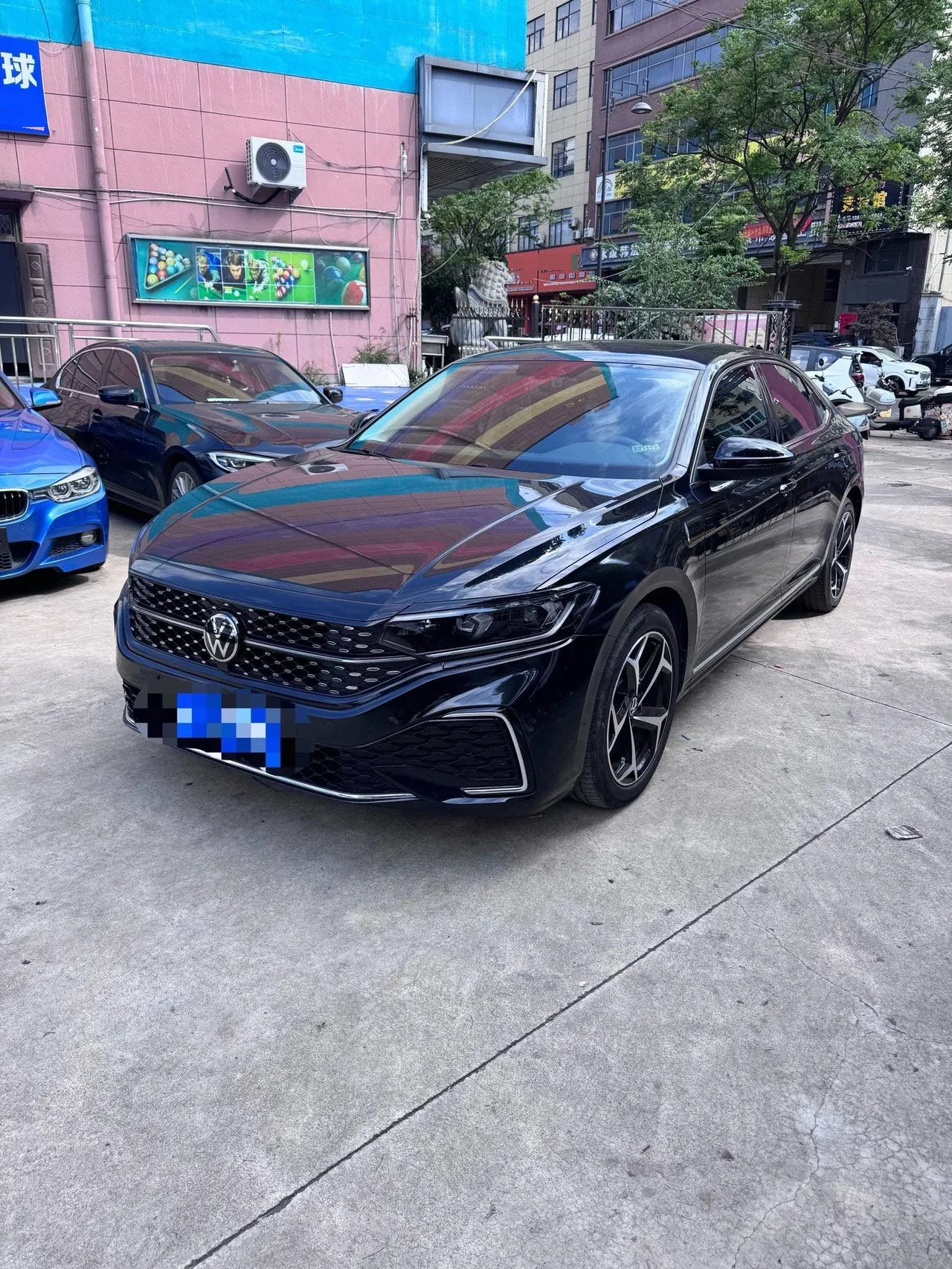 Open image lightbox: Volkswagen 2025 Passat 2.0TSI 380TSI outstanding star dragon version automatic gear