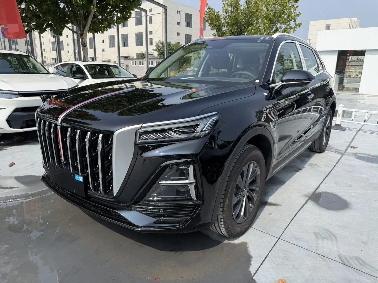 Open image lightbox: HongQi 2025 HS5 2.0T Two-Drive Flag Enjoy Pro Edition Automatic Gear