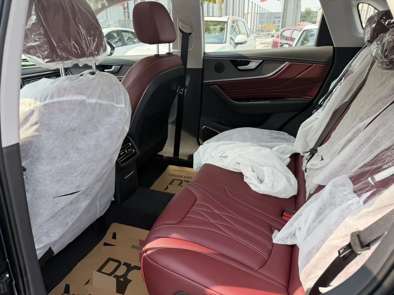 HongQi 2025 HS5 2.0T Two-Drive Flag Enjoy Pro Edition Automatic Gear 5