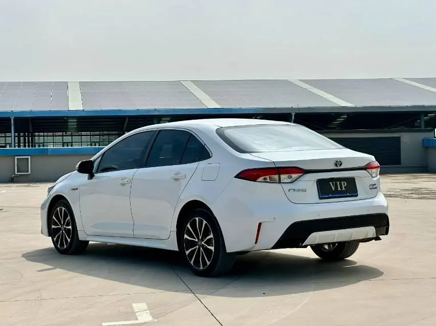 Toyota 2022 Lei Ling Shuangqing 1.8H Stepless Sports Edition Automatic Gear 4