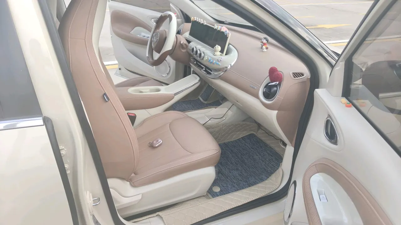 WuLing 2025 Plantronics 333km LingBox Connected Automatic Gear 5