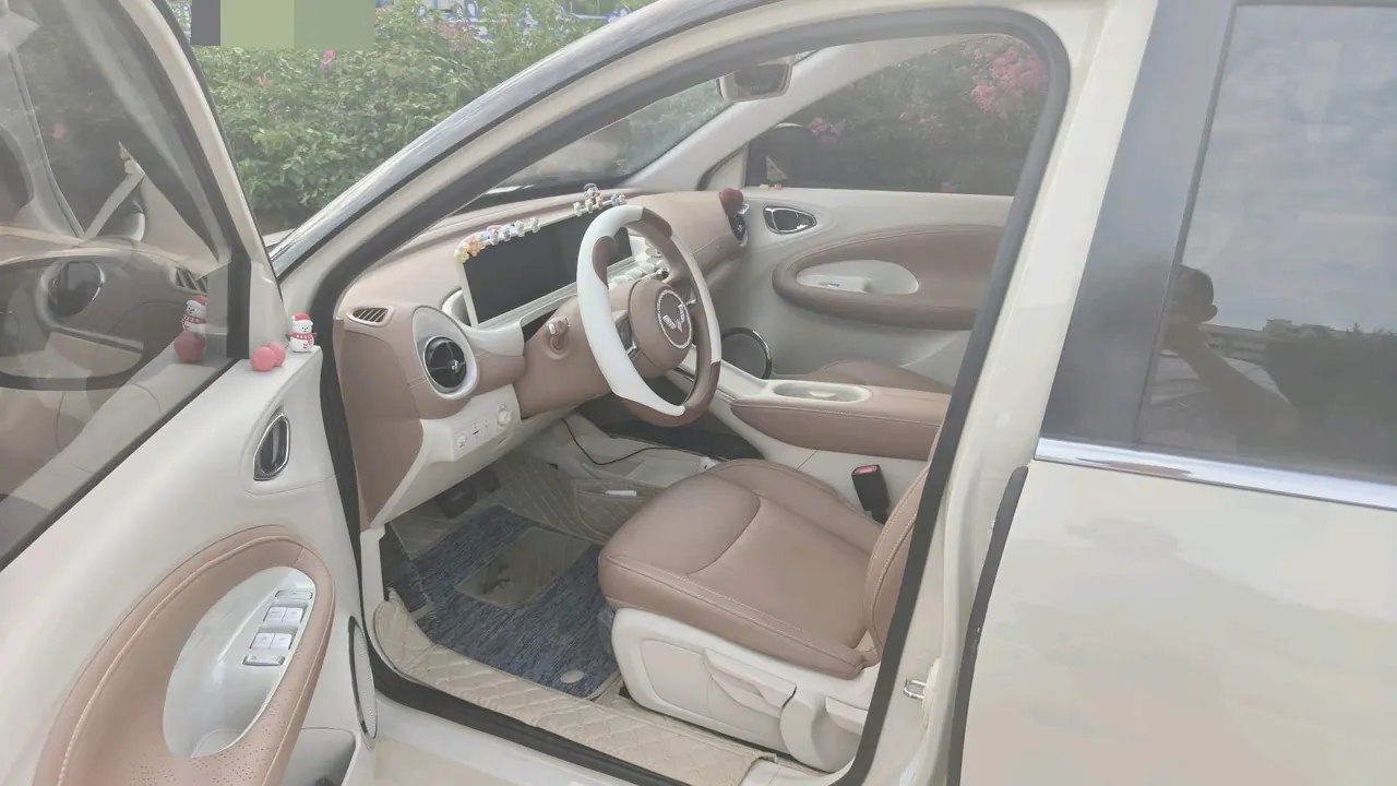 WuLing 2025 Plantronics 333km LingBox Connected Automatic Gear 8