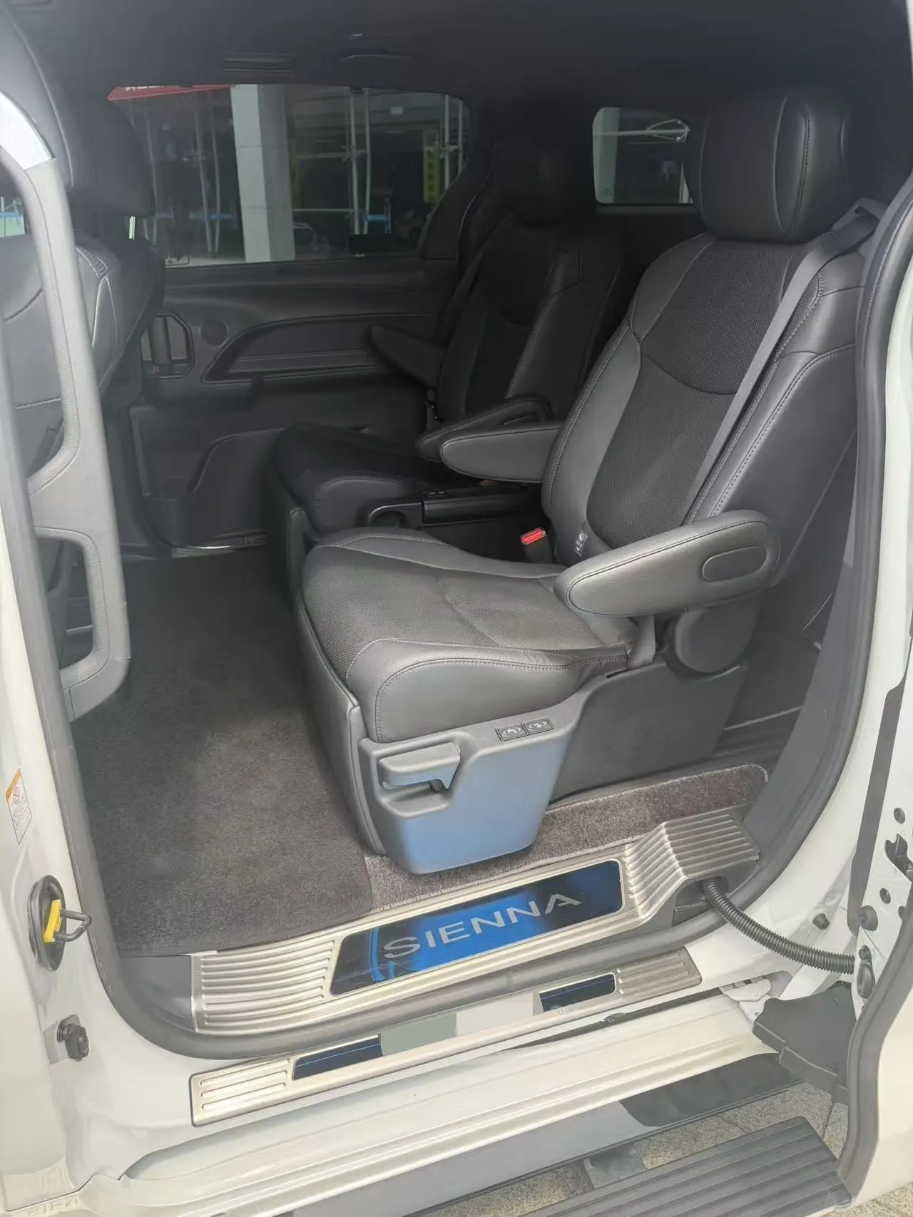Toyota 2024 Sai 2.5 Stepless Premium Edition Automatic Gear 12