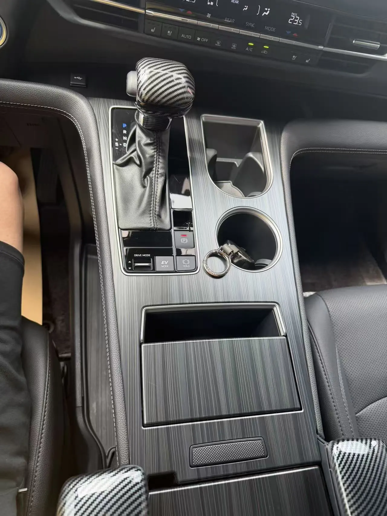 Toyota 2024 Sai 2.5 Stepless Premium Edition Automatic Gear 15