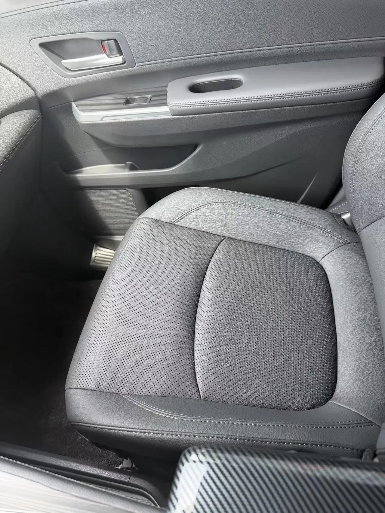 Toyota 2024 Sai 2.5 Stepless Premium Edition Automatic Gear 16