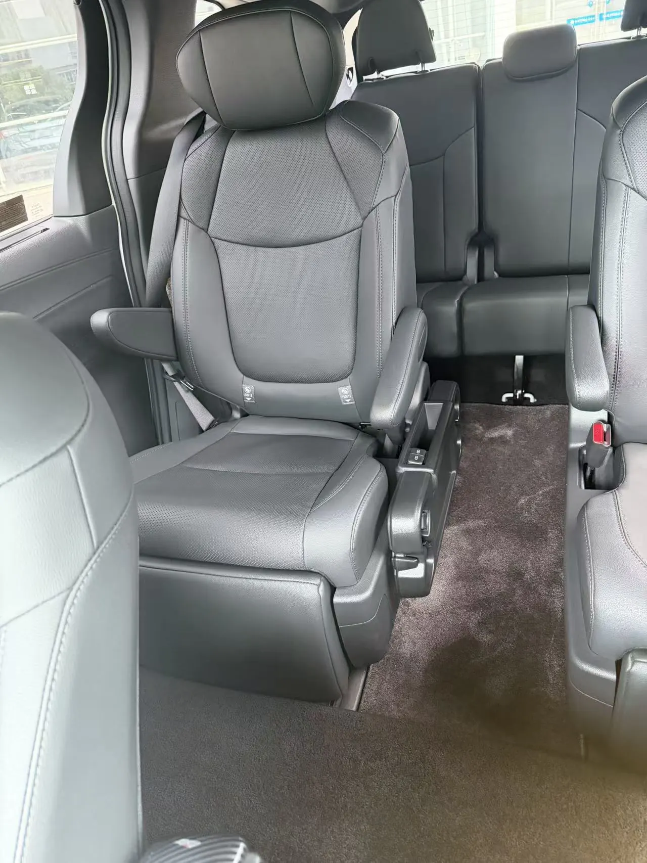 Toyota 2024 Sai 2.5 Stepless Premium Edition Automatic Gear 17