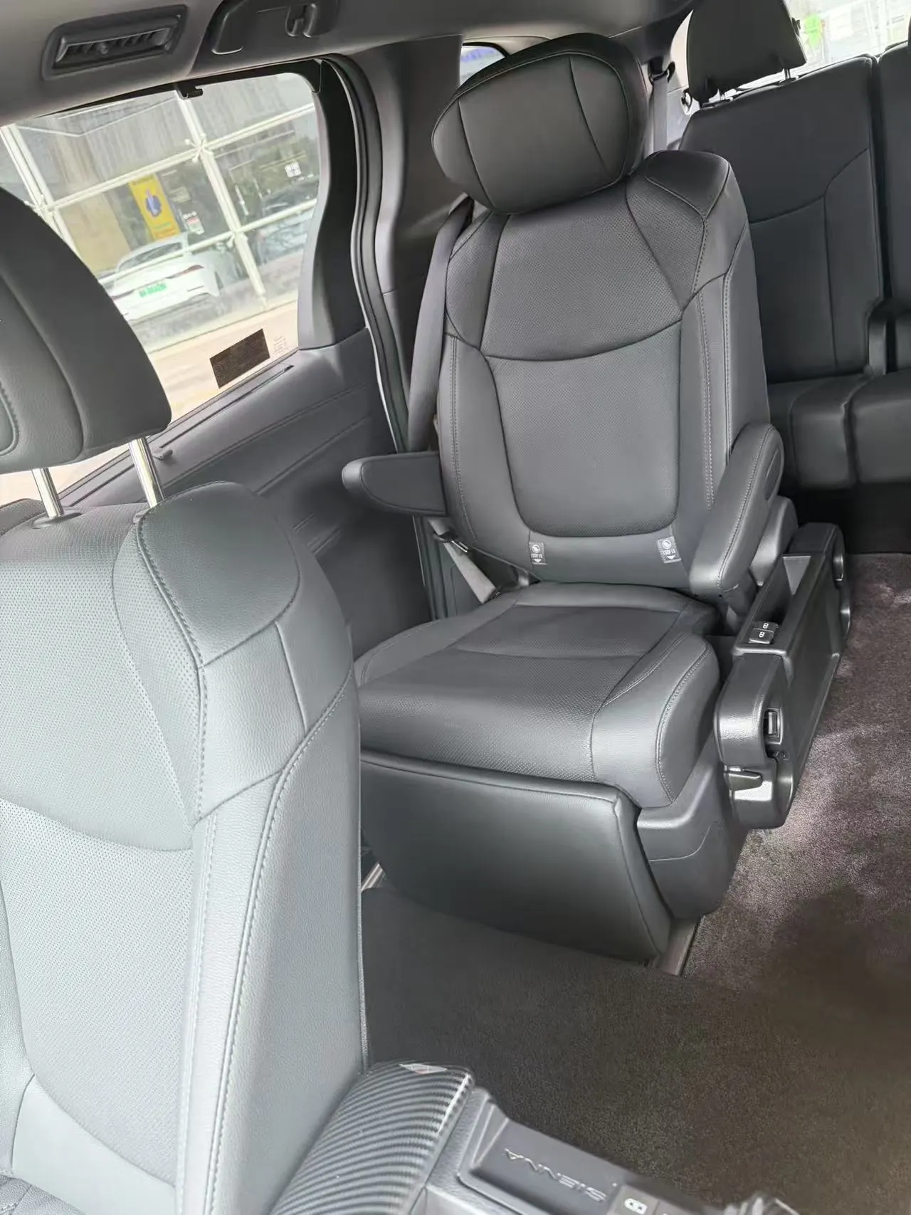 Toyota 2024 Sai 2.5 Stepless Premium Edition Automatic Gear 18