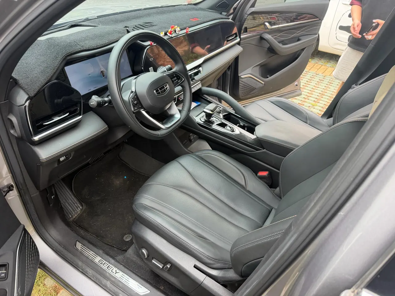 Geely 2024 XingyueL (Monjaro) 2.0TD EVO Two-Drive Long Wind Edition Automatic Gear 3