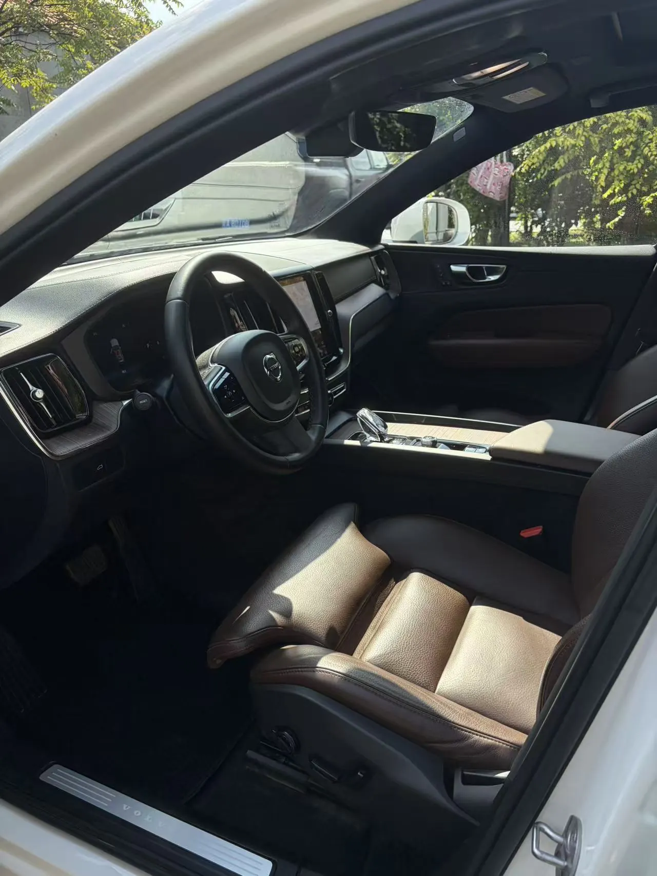 Volvo 2024 XC60 48V 2.0T B5 4-wheel drive Zhiyuan Deluxe Edition Automatic Gear 4