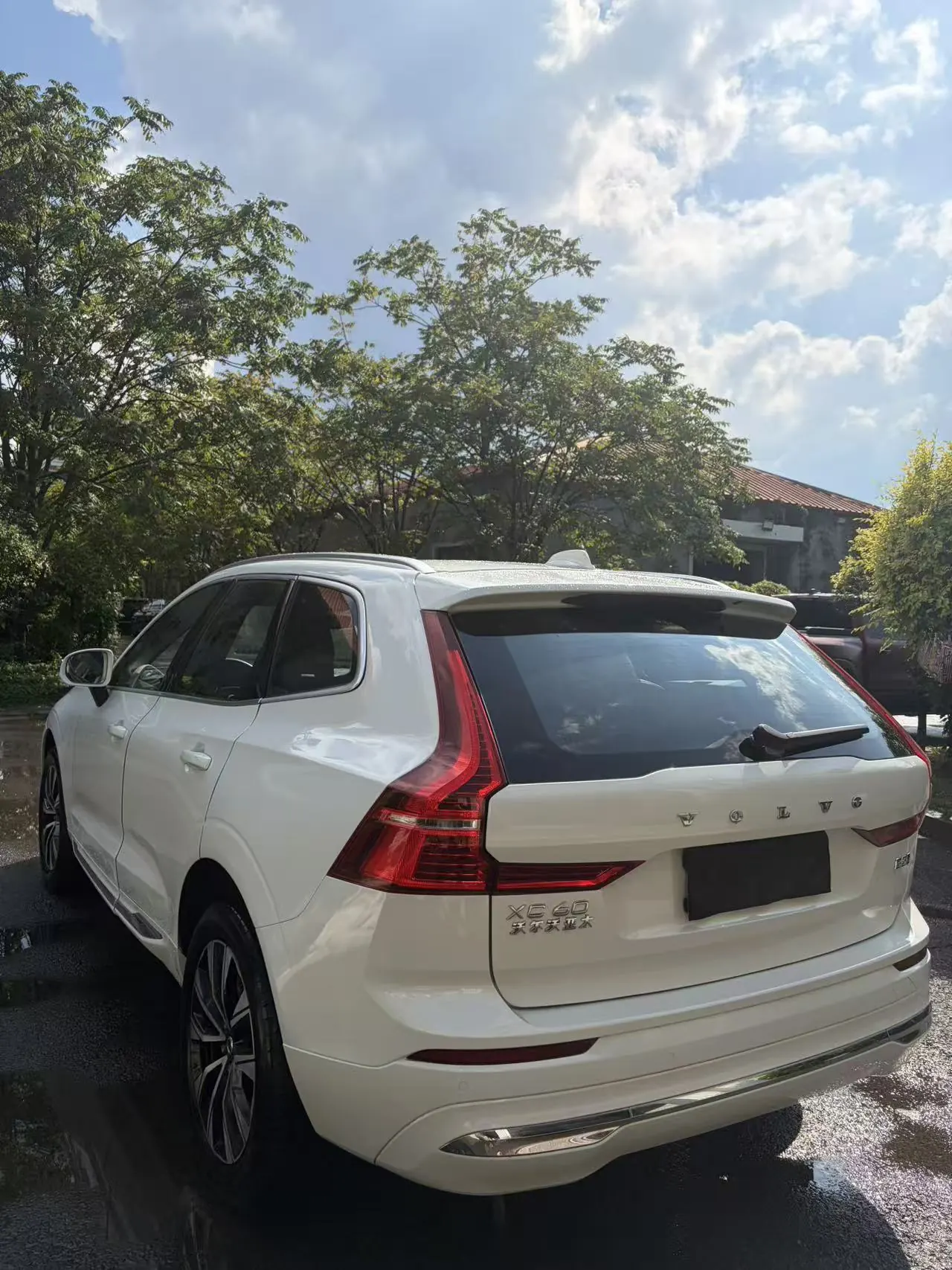 Volvo 2024 XC60 48V 2.0T B5 4-wheel drive Zhiyuan Deluxe Edition Automatic Gear 7