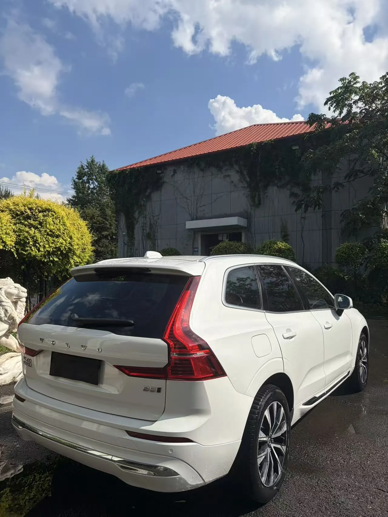 Volvo 2024 XC60 48V 2.0T B5 4-wheel drive Zhiyuan Deluxe Edition Automatic Gear 9