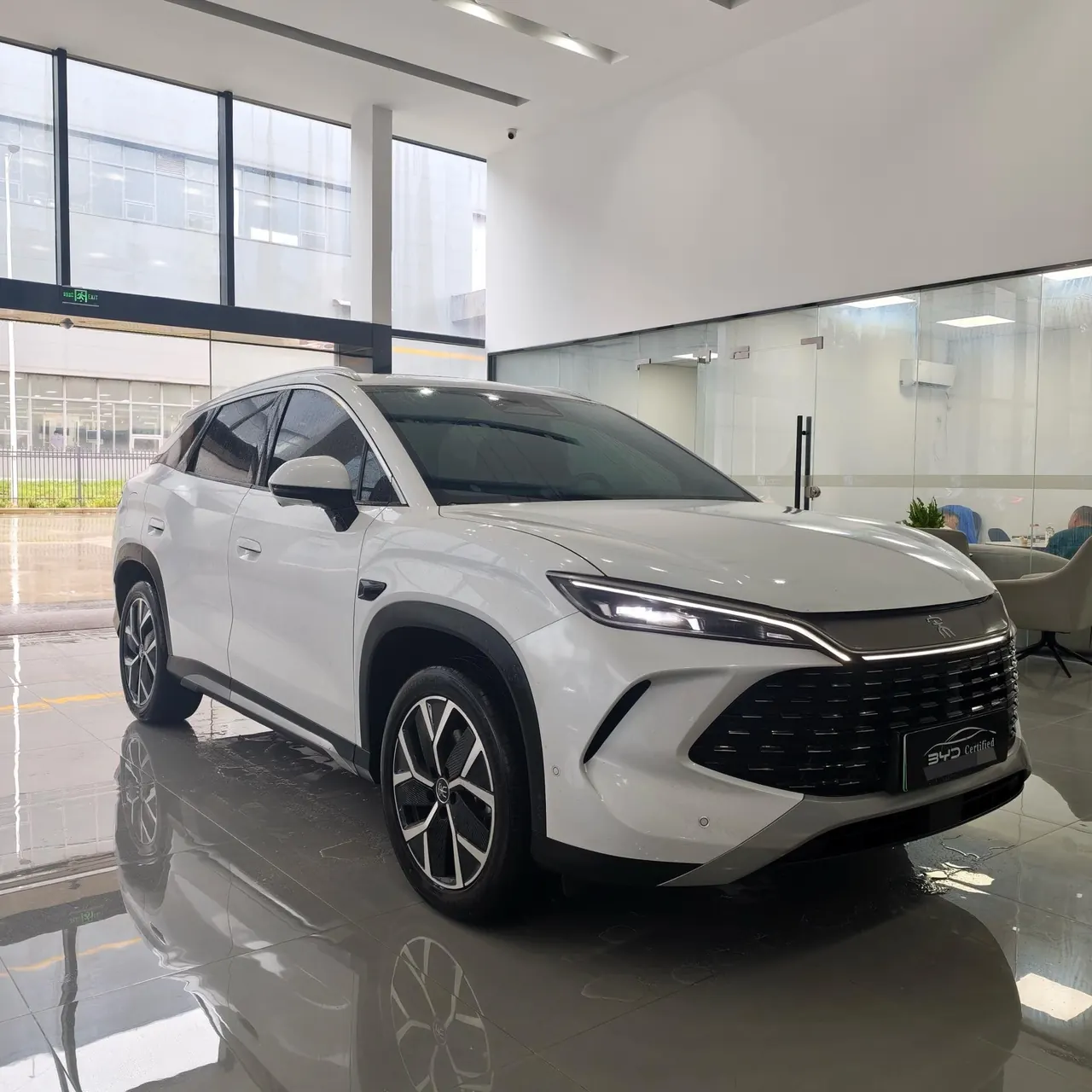 BYD 2026 Song L DM-i 1.5 Stepless 200KM Exceed Automatic Transmission 2