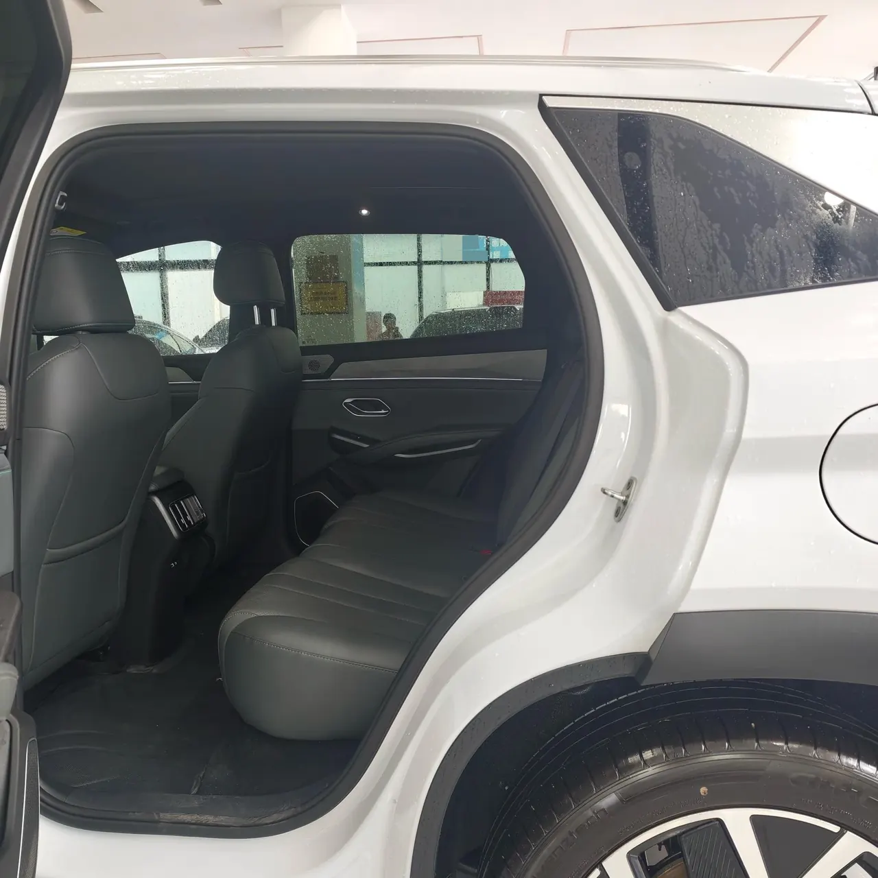 BYD 2026 Song L DM-i 1.5 Stepless 200KM Exceed Automatic Transmission 4