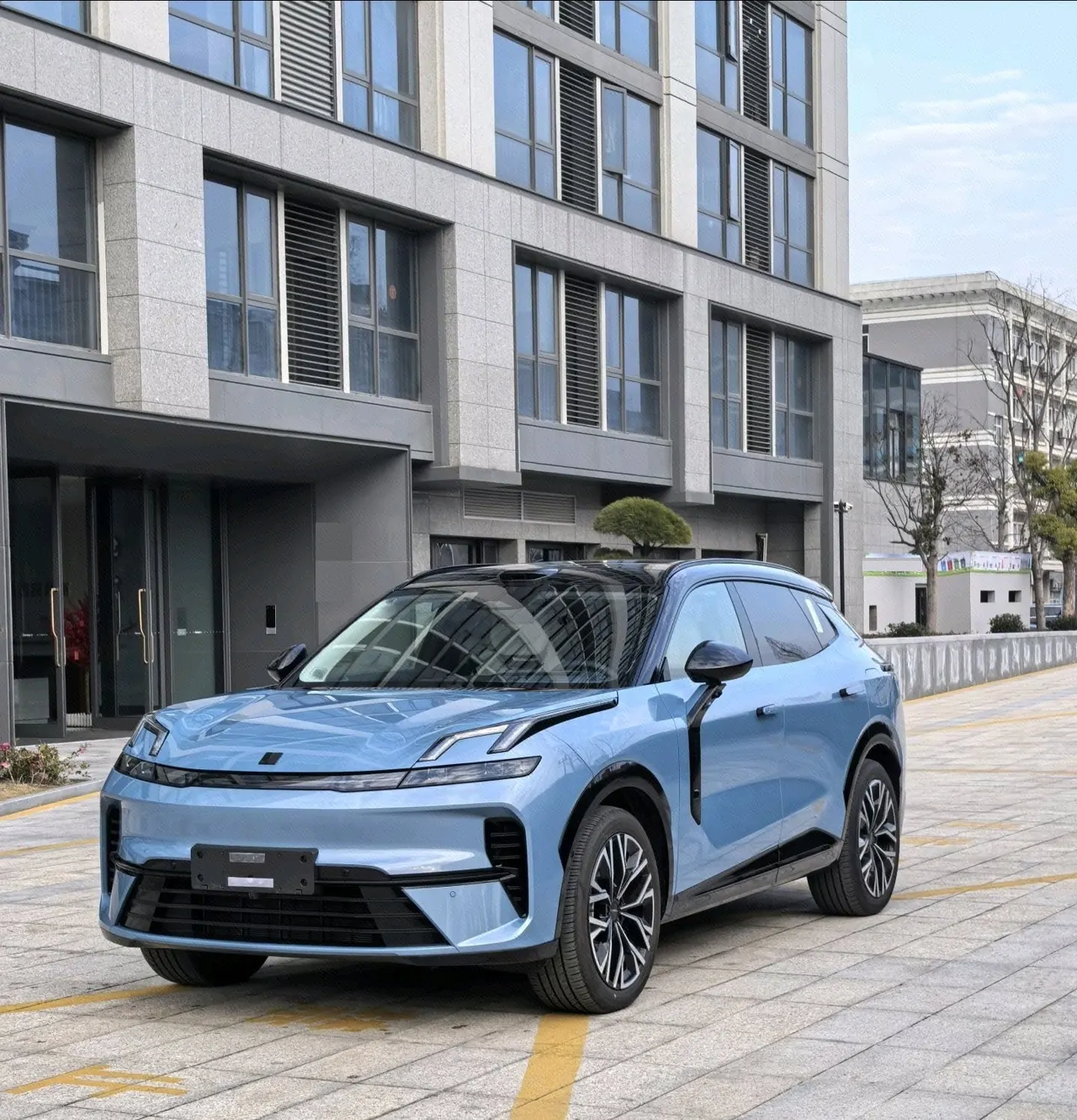 Open image lightbox: LYNK&CO 2026 LYNK&CO 08 EM-P 1.5T 210 Four-wheel Drive Performance Ultra H7 Automatic Gear