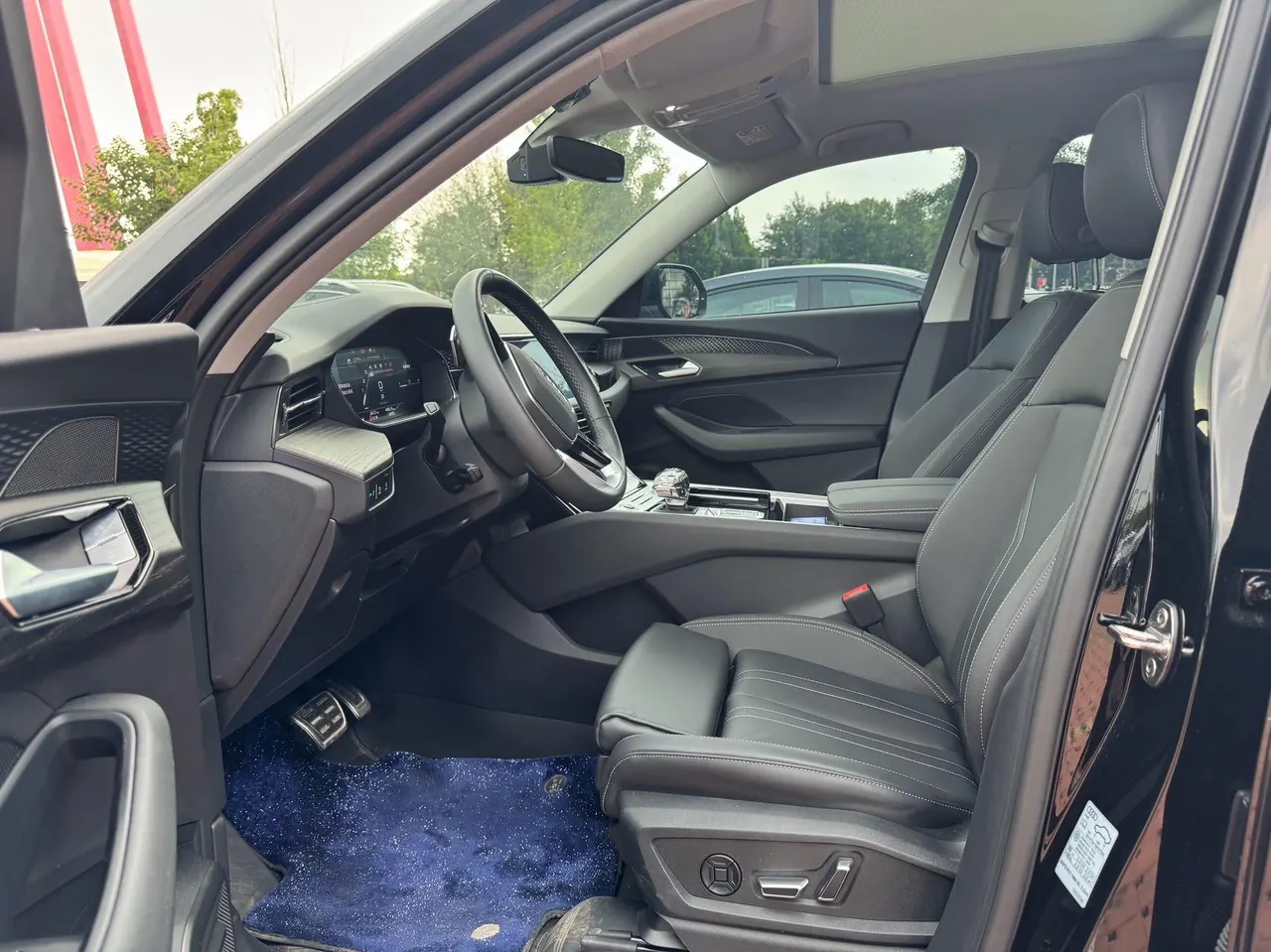 Audi 2024 Q6 2.0TFSI 40TFSI Quattro view cloud feather forest set 7 automatic gear 3