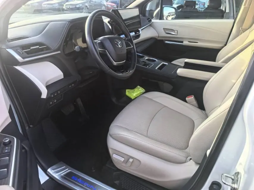 Toyota 2021 Sai 2.5 Stepless Premium Edition Automatic Gear 3