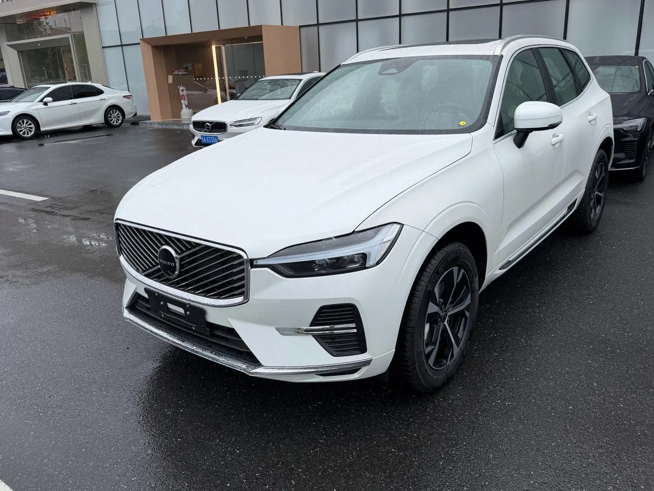 打开图片灯箱:Volvo 2026 XC60 48V 2.0T B5 All-Wheel Drive Intelligent Luxury Edition Automatic Transmission