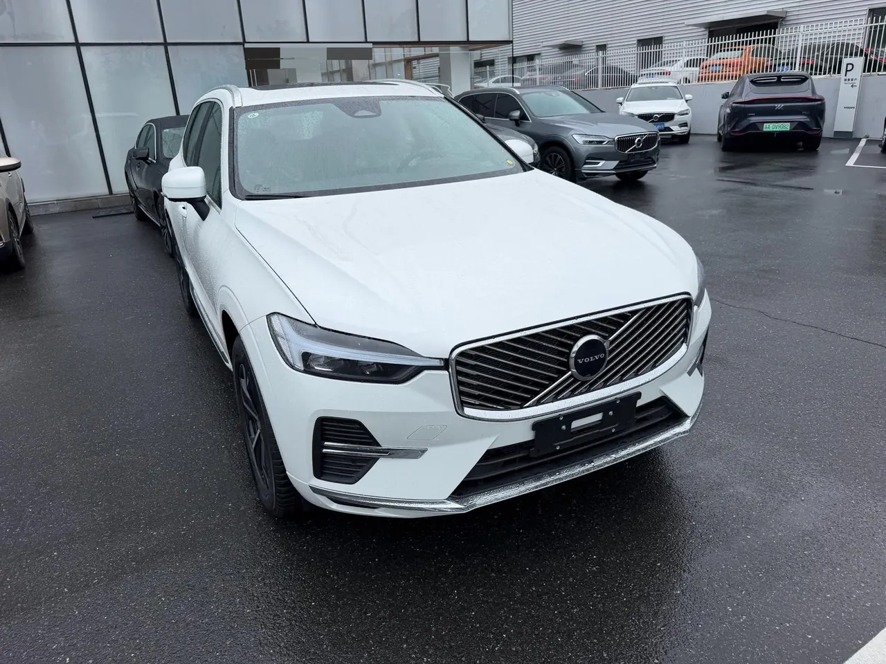 Volvo 2026 XC60 48V 2.0T B5 All-Wheel Drive Intelligent Luxury Edition Automatic Transmission 4