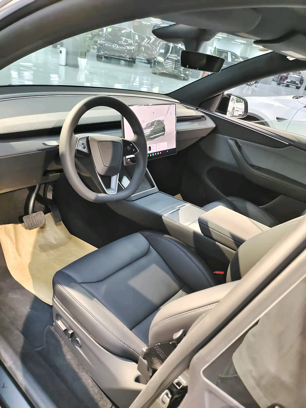 Tesla 2026 Model Y Rear-Wheel-Drive Automatic 4