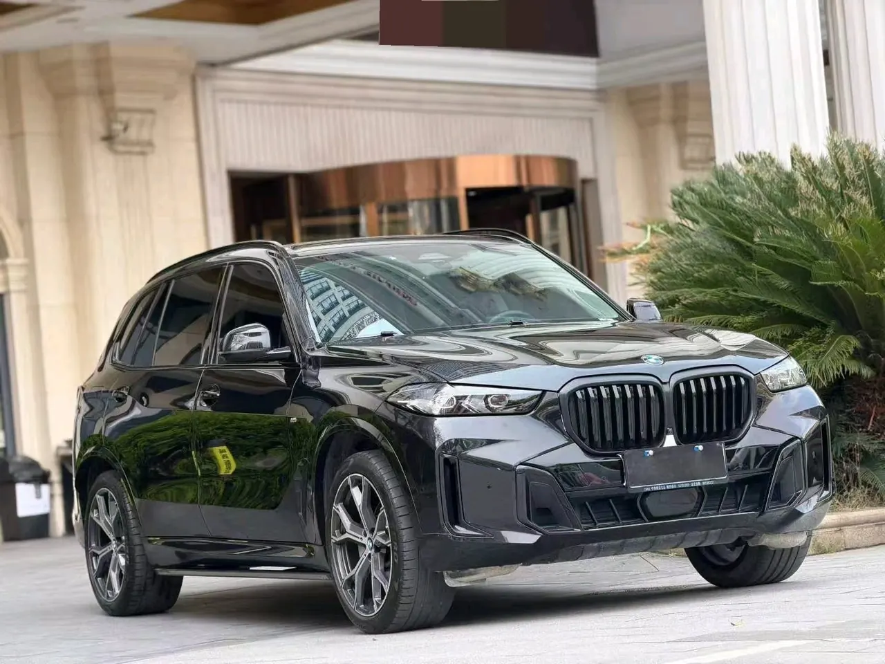 BMW 2023 X5 xDrive30Li 48V 2.0T exclusive m sports obsidian night suit automatic gear 3