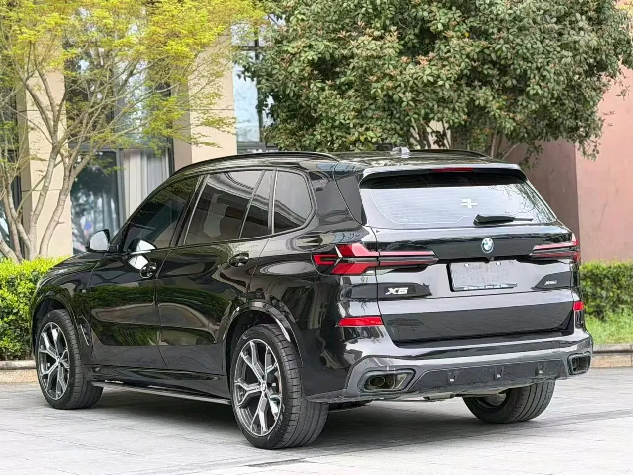 BMW 2023 X5 xDrive30Li 48V 2.0T exclusive m sports obsidian night suit automatic gear 8