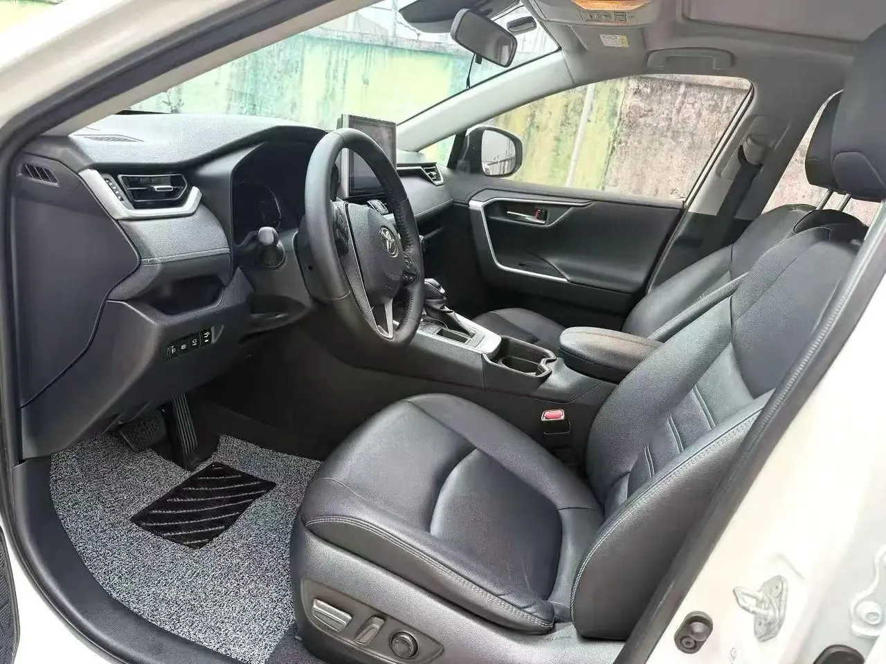 Toyota 2020 RAV4 Rongbo 2.0 Stepless Two-Drive Fashion Edition Automatic Gear 2