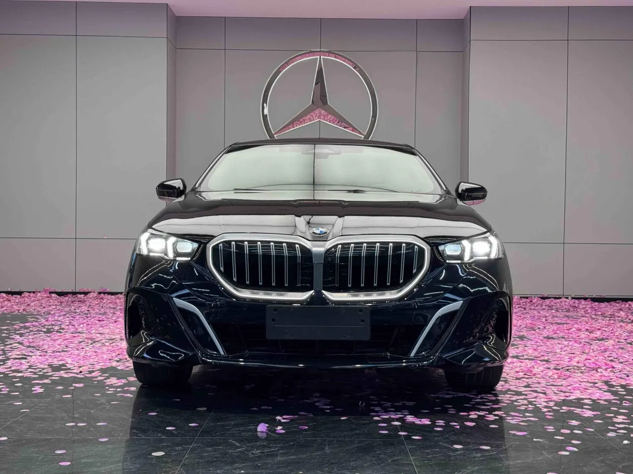BMW 5 Series 2024 model 530Li 48V 2.0T Leading Edition M Sport Package Automatic 2