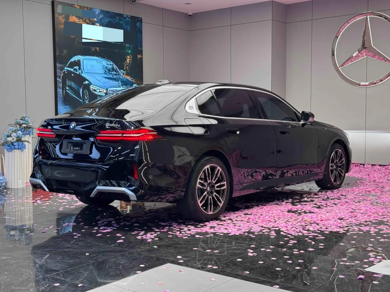 BMW 5 Series 2024 model 530Li 48V 2.0T Leading Edition M Sport Package Automatic 7