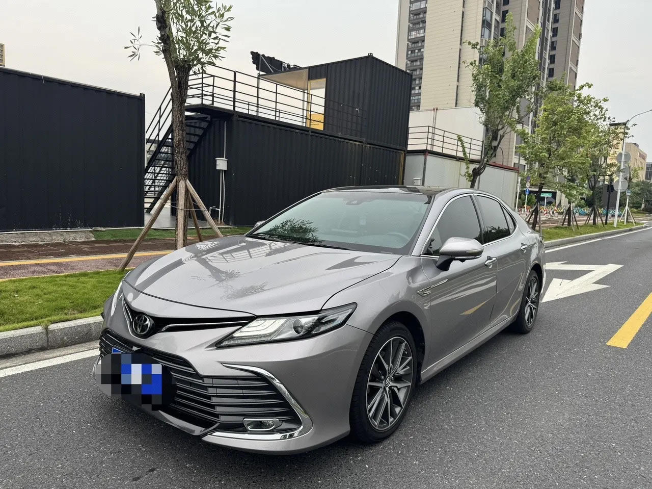 Open image lightbox: Toyota 2021 Camry 2.5G Deluxe Edition Automatic Gear