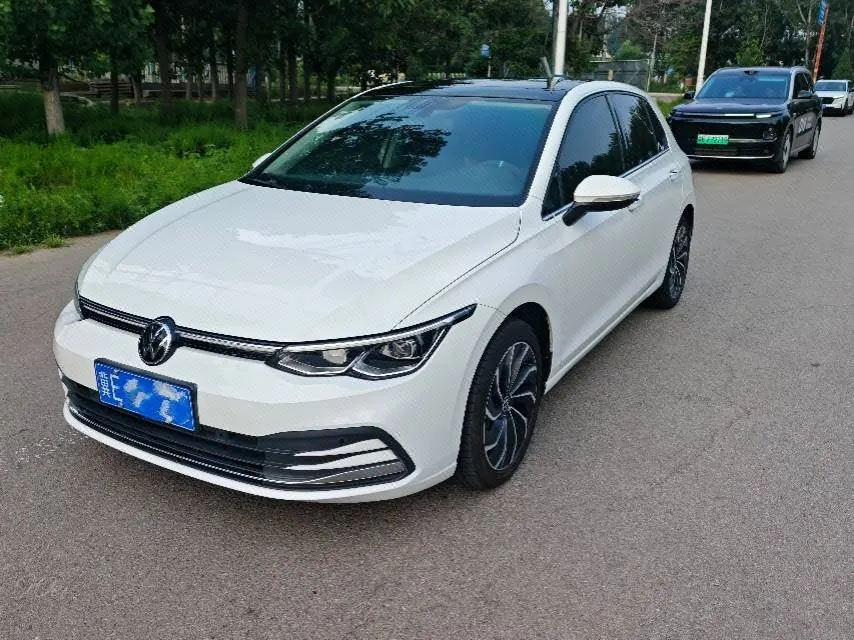 打开图片灯箱:Volkswagen 2021 Golf 8 1.4TSI 280TSI 30th Anniversary Edition Automatic
