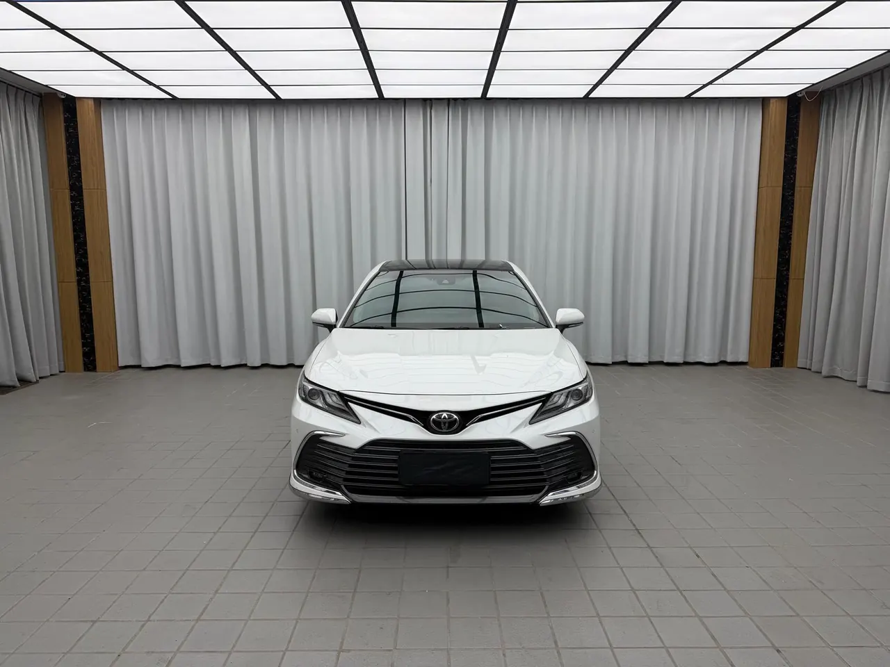 Toyota 2021 Camry 2.5G Deluxe Edition Automatic Gear 2