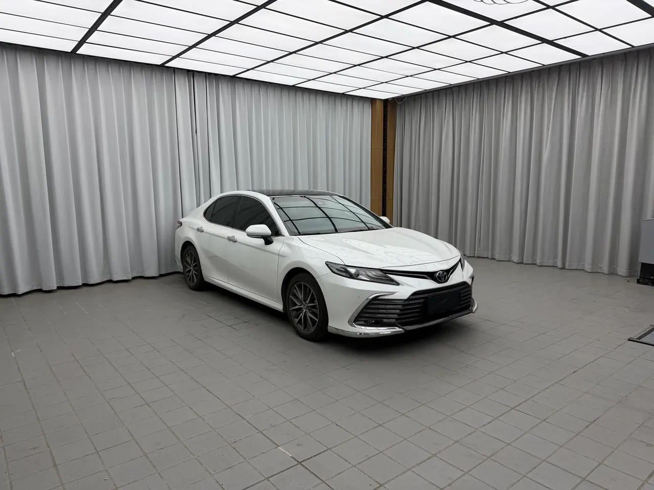 Toyota 2021 Camry 2.5G Deluxe Edition Automatic Gear 3