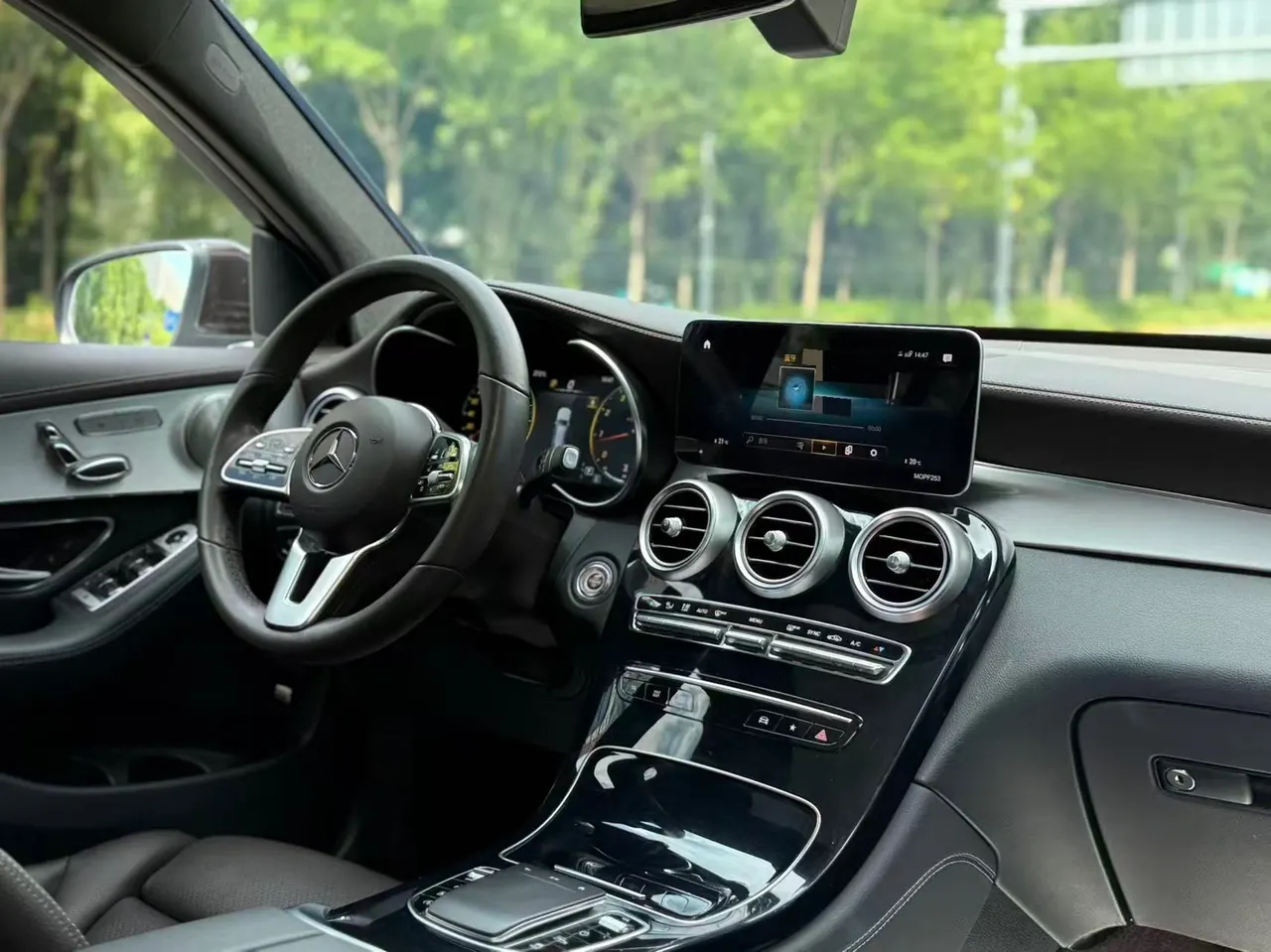Mercedes Benz 2021 GLC 260 L 4MATIC 2.0T Dynamic Automatic 10